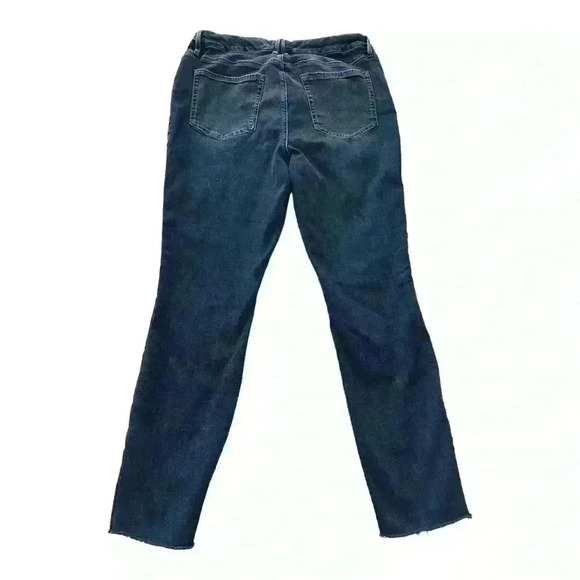 Good American Good Legs Crop Raw Hem Jeans Size 15 - Picture 7 of 11